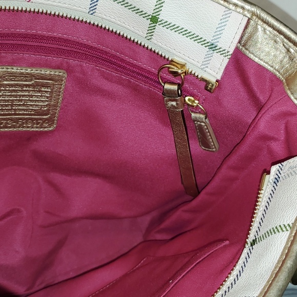 Coach Shoulder Bag - Picture 13 of 16